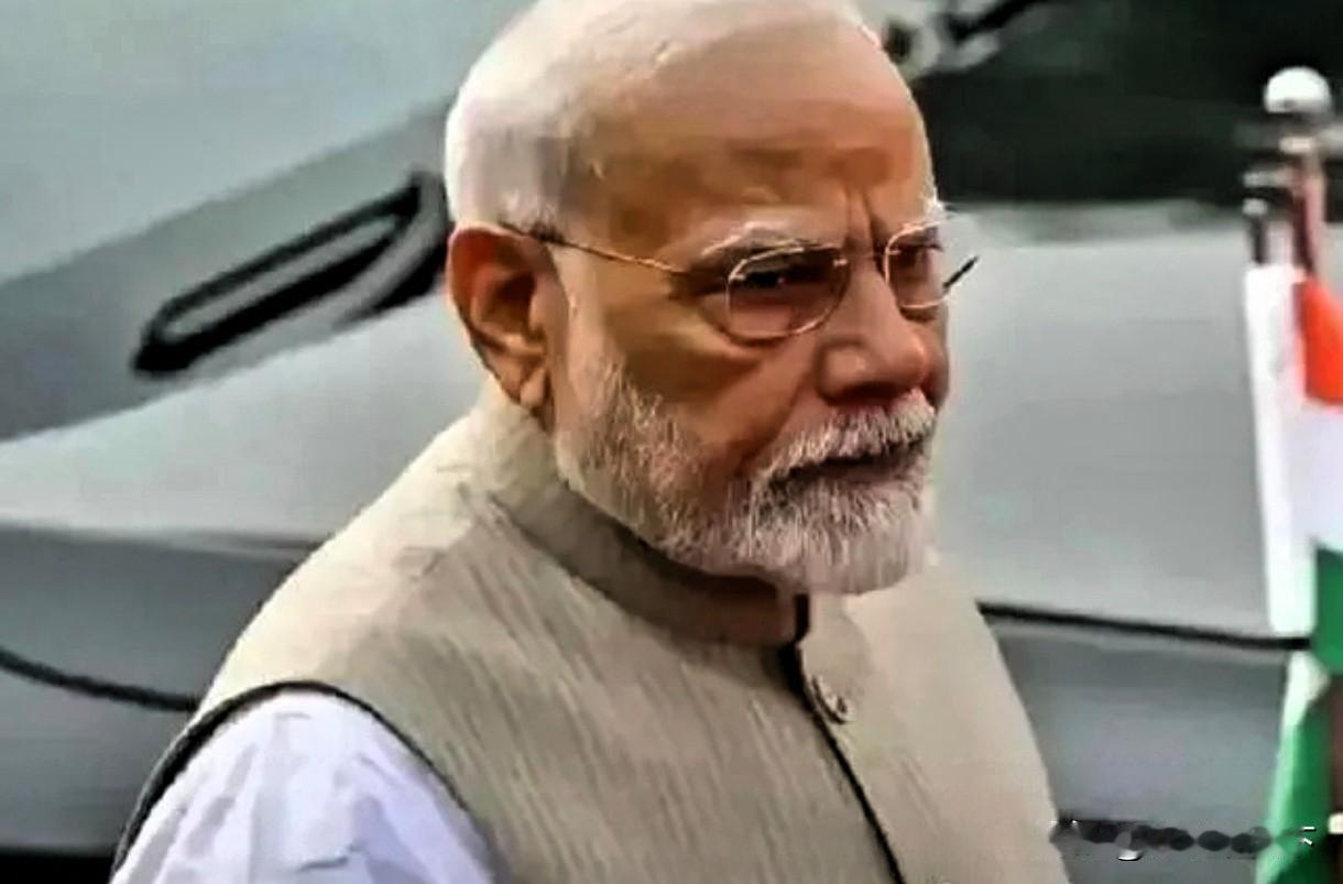 不要同情印度，也不要试图拉印度对抗美国，和美欧一块做掉印度是上策。印度八成已经被