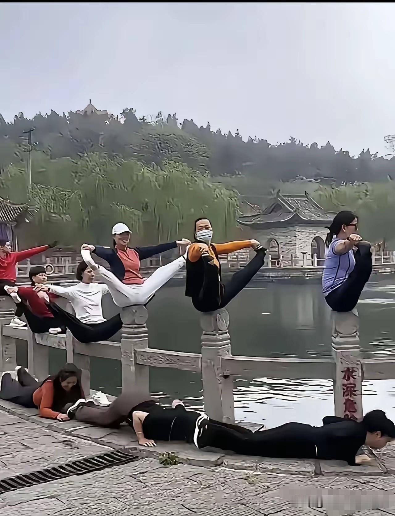我活了大半辈子，见过健身的，也见过演杂技的，但这几位老太太的玩儿法，我还真的没见