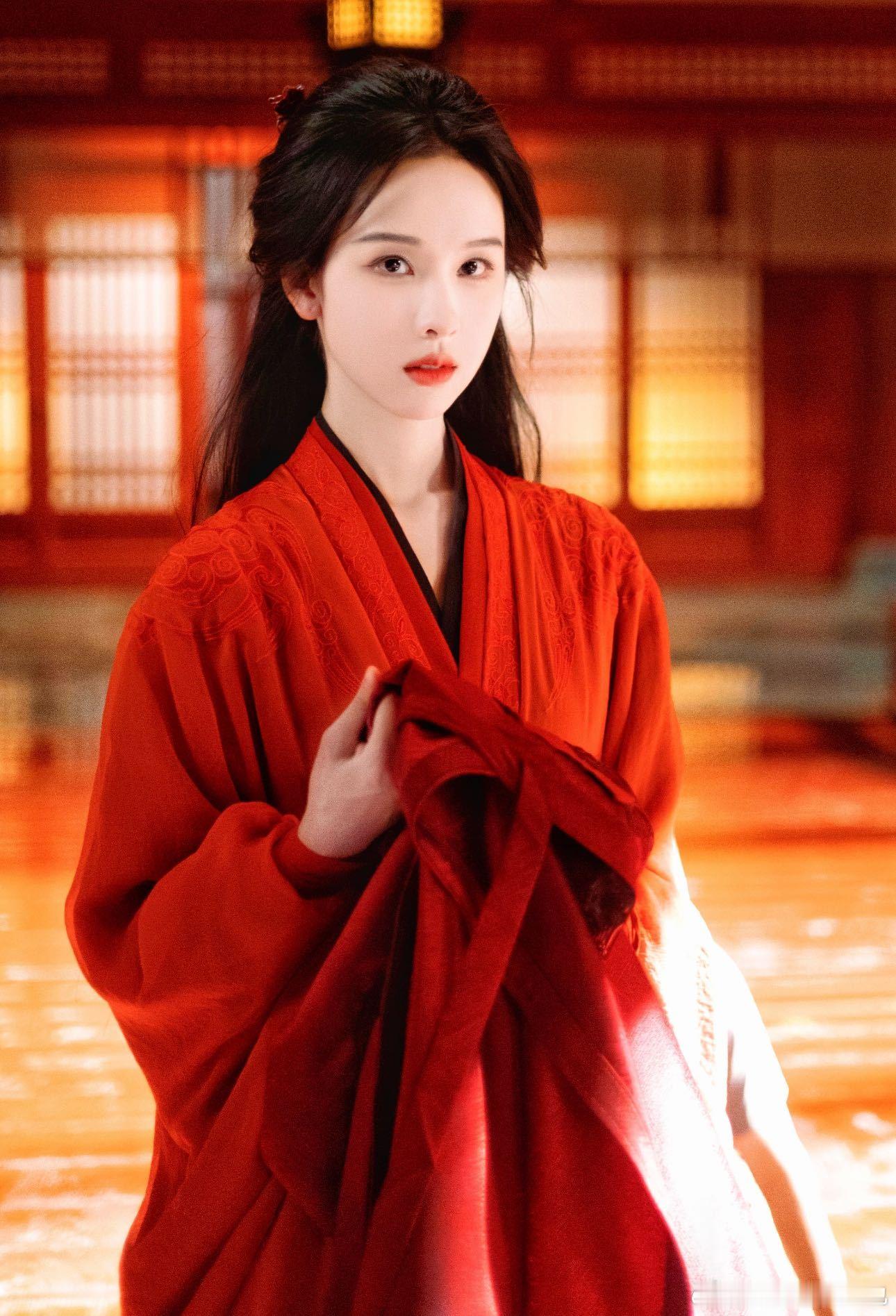 陈都灵许愿全都灵 陈都灵的“灵”太可了！《翘楚》里算棋局显智慧，仙侠剧又仙又飘，