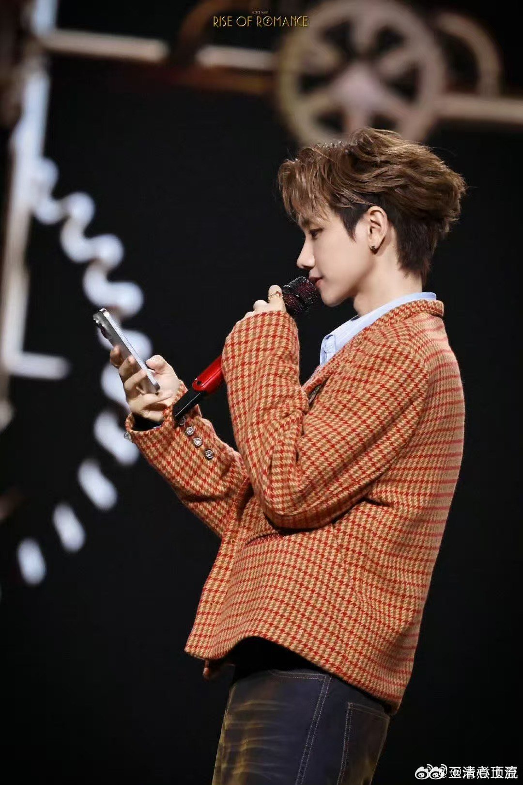 汪苏泷被男粉叫老公的反应 男粉喊老公的时候汪苏泷的眼神从迷茫变成震惊再变成认命，