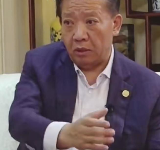 黑龙江大庆，葵花药业老板关彦斌与妻子张晓兰从共同创业走到彻底反目，离婚一年多后一
