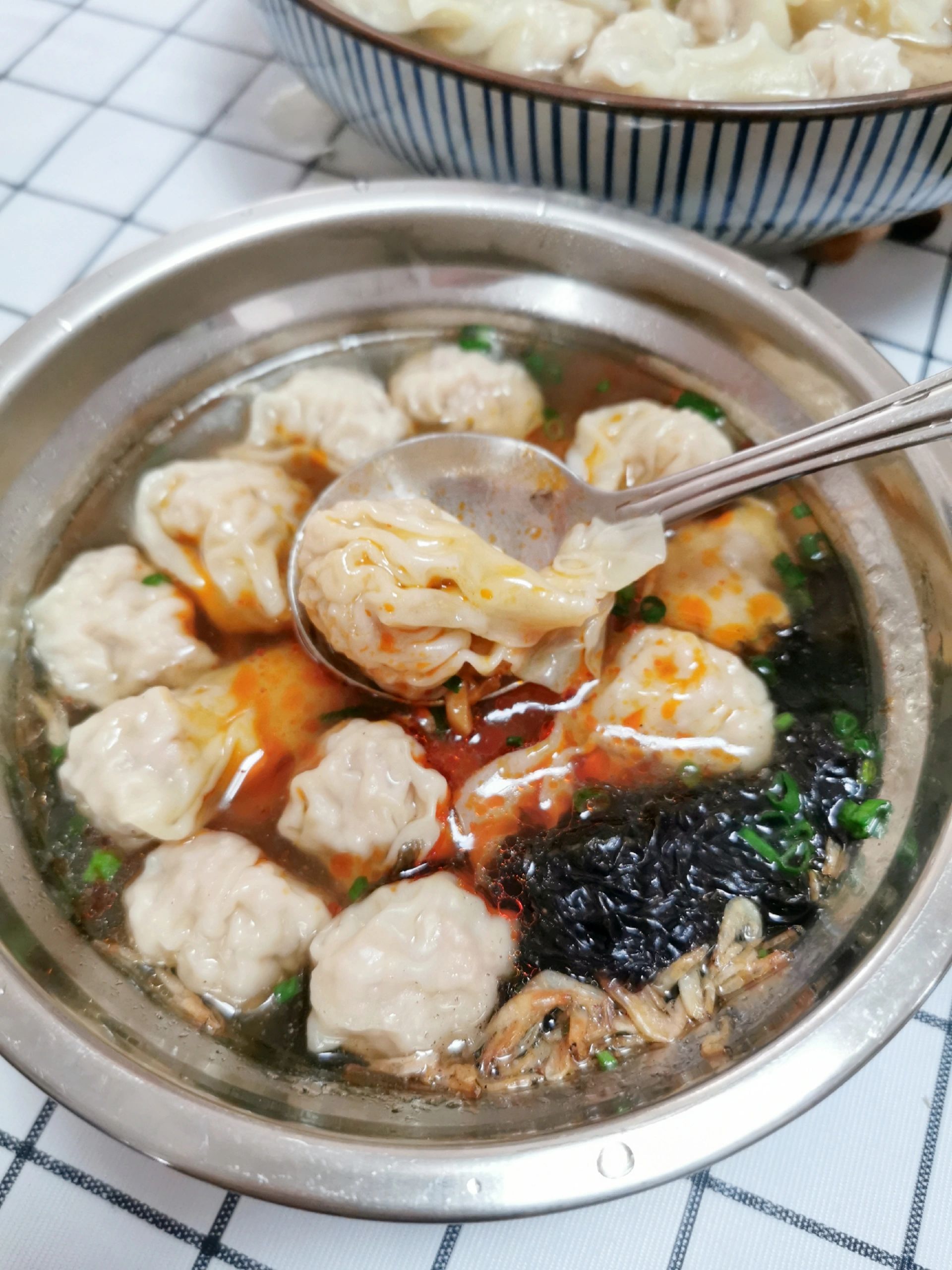 我要向全世界安利这个加了花生碎的小馄饨