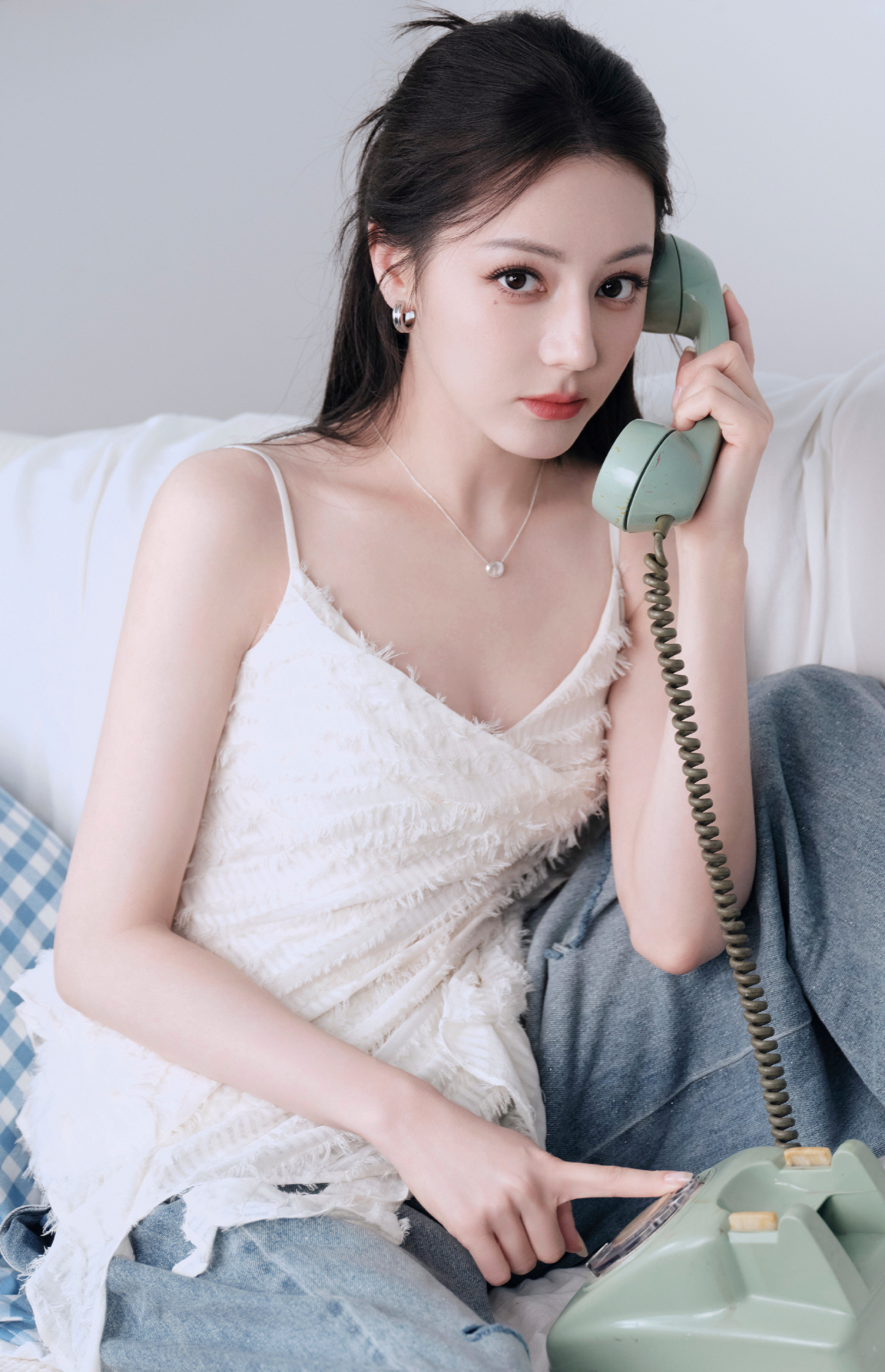 迪丽热巴[超话]迪丽热巴益起来 dlrb每日一善阳光，不只来自太阳，还来自我们的