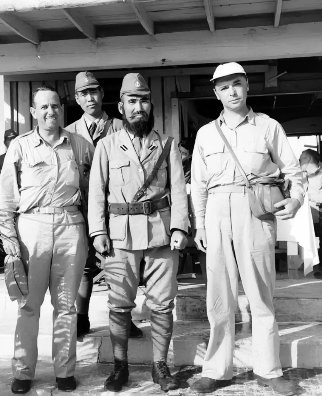 许多人总以为日本是个单一民族的社会，凝聚力很强，少数民族地位地下，受到歧视，无法