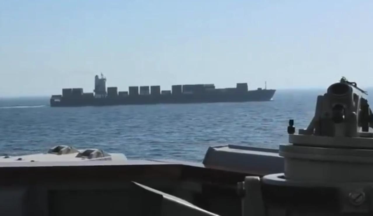 一艘货轮从广东出发后遇袭，美舰开火后登船抓人，伊朗说法截然不同！

4月19日，