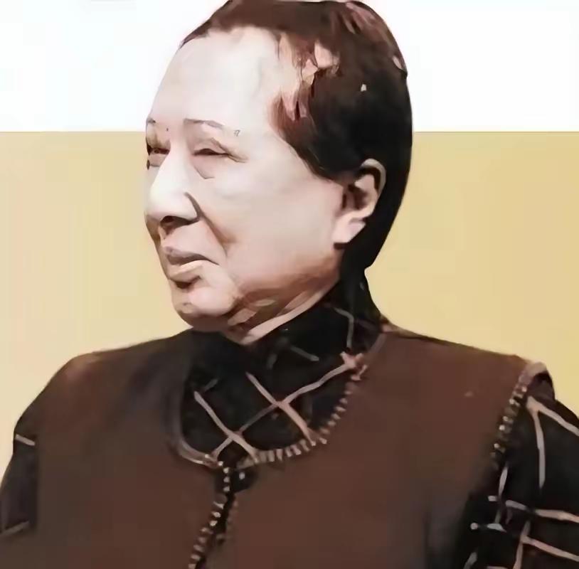 92岁孔令仪重返上海：在宋庆龄墓前，她等了整整一个甲子。


说等，其实也不全对