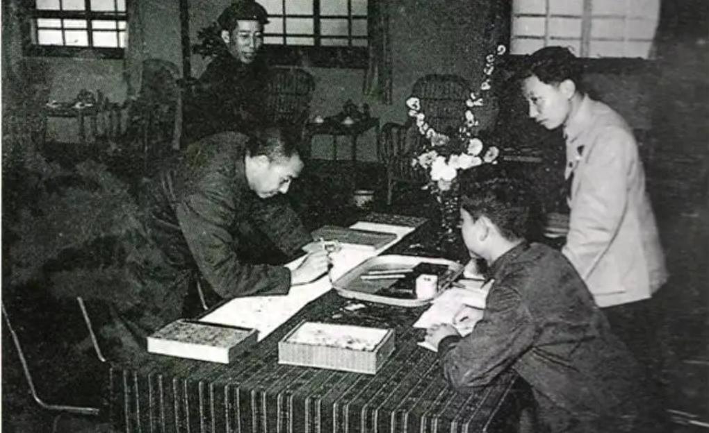 担任四野纵队政委，他为何能在不到一年时间里迅速脱颖而出，堪比众多资深老首长？
1