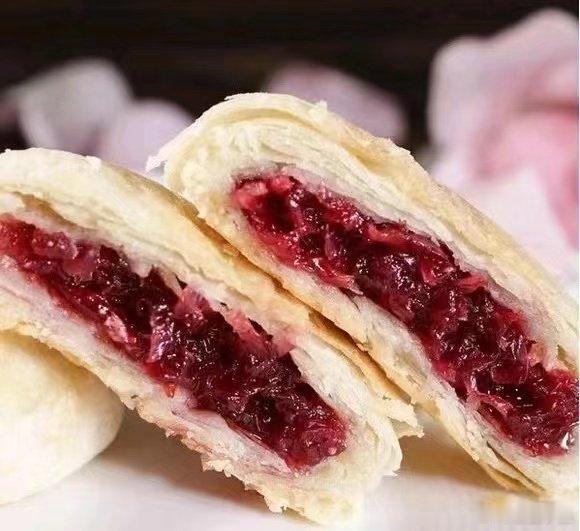 云南人画饼是鲜花饼[嘻嘻][嘻嘻]蛮有道理的，毕竟鲜花饼比大饼可好吃多了，所以会