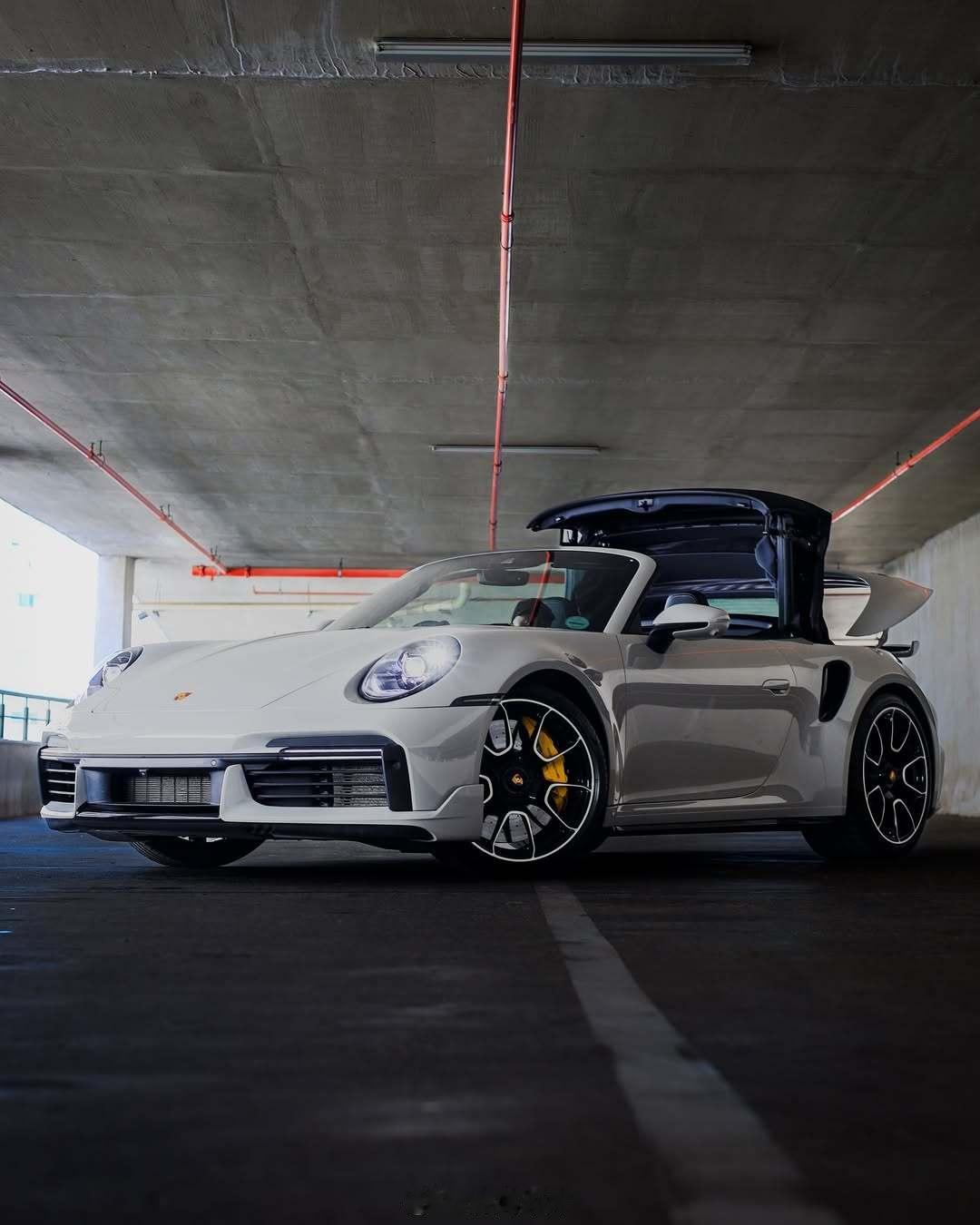 2022 Porsche 911 Turbo S Cabriolet ​​​