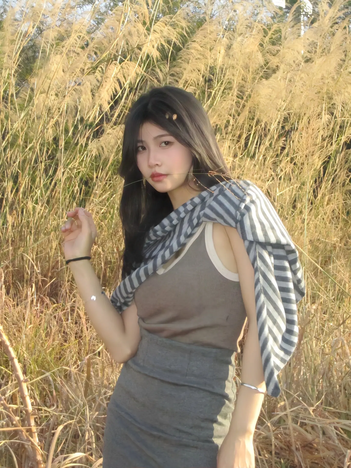 过了年我才23岁 所以请原谅我年轻还不懂爱请原谅我年轻不懂爱