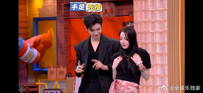 陈飞宇很忙但不知道在忙什么你好星期六陈飞宇跳舞：身体很努力，脑子没跟上，全程手忙