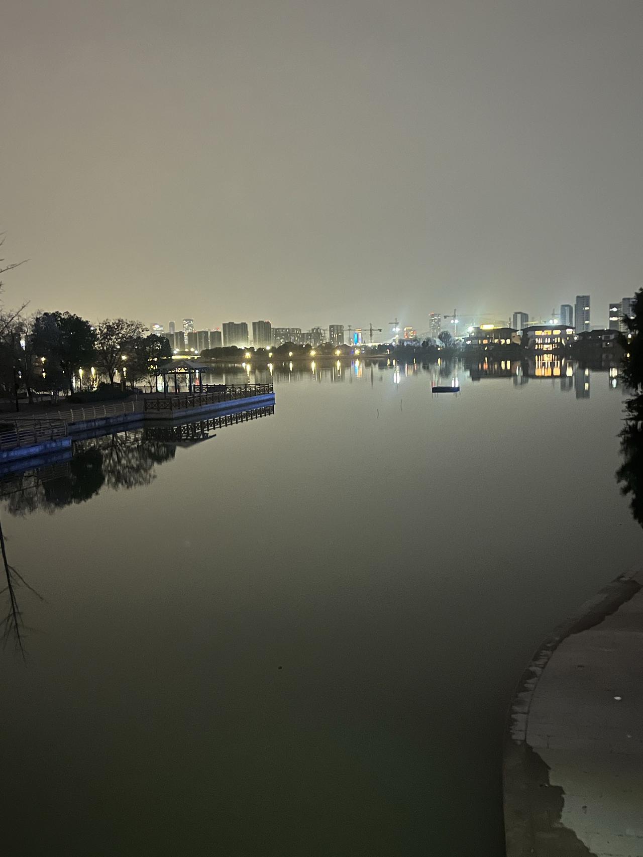 普通老百姓养生：不整虚的，三句大实话，比啥灵丹妙药都管用！

第一，睡个没心没肺