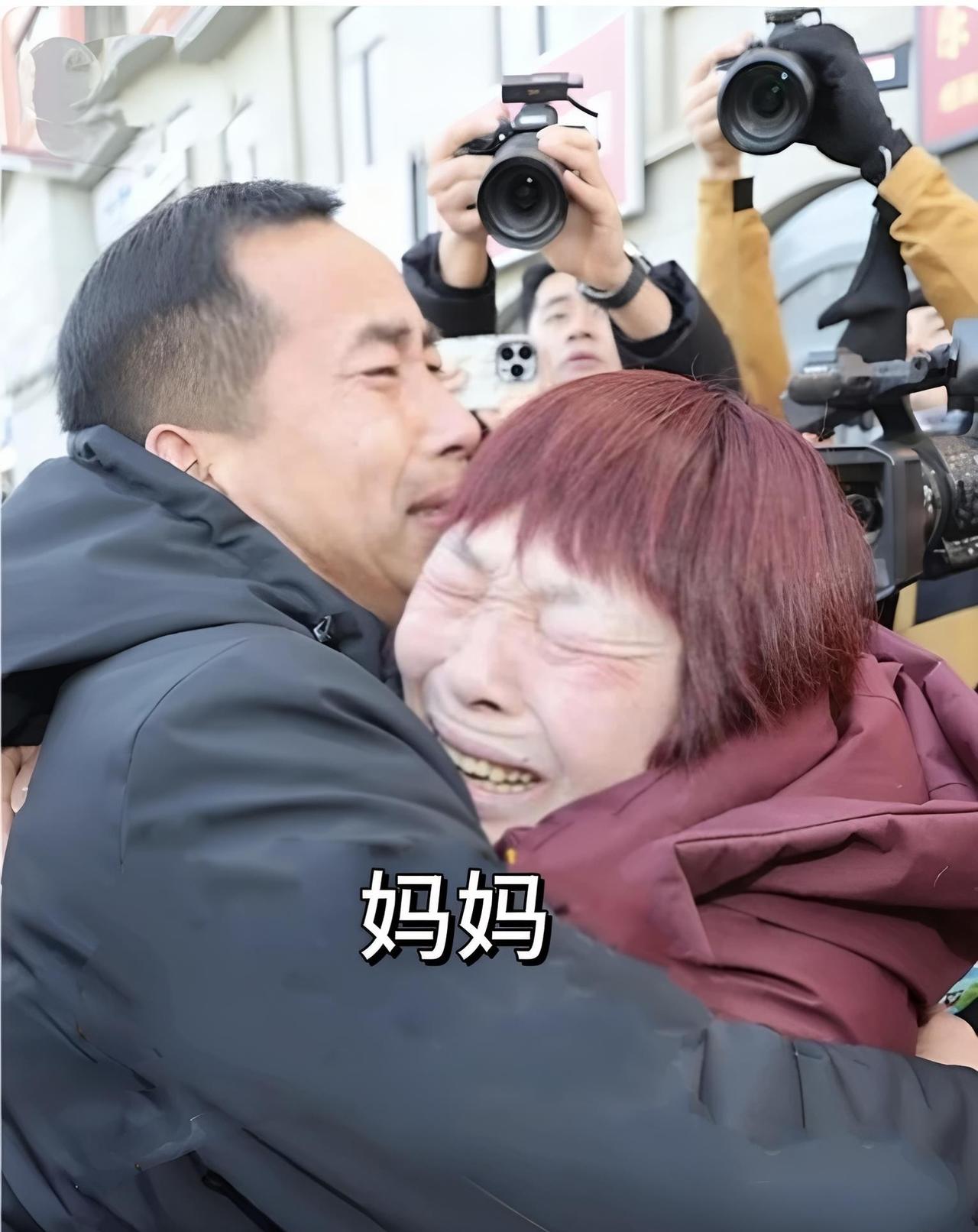 最近刷到个事，在陕西和河南之间，有个大娘帮一个小伙保管了80块钱，整整23年。这