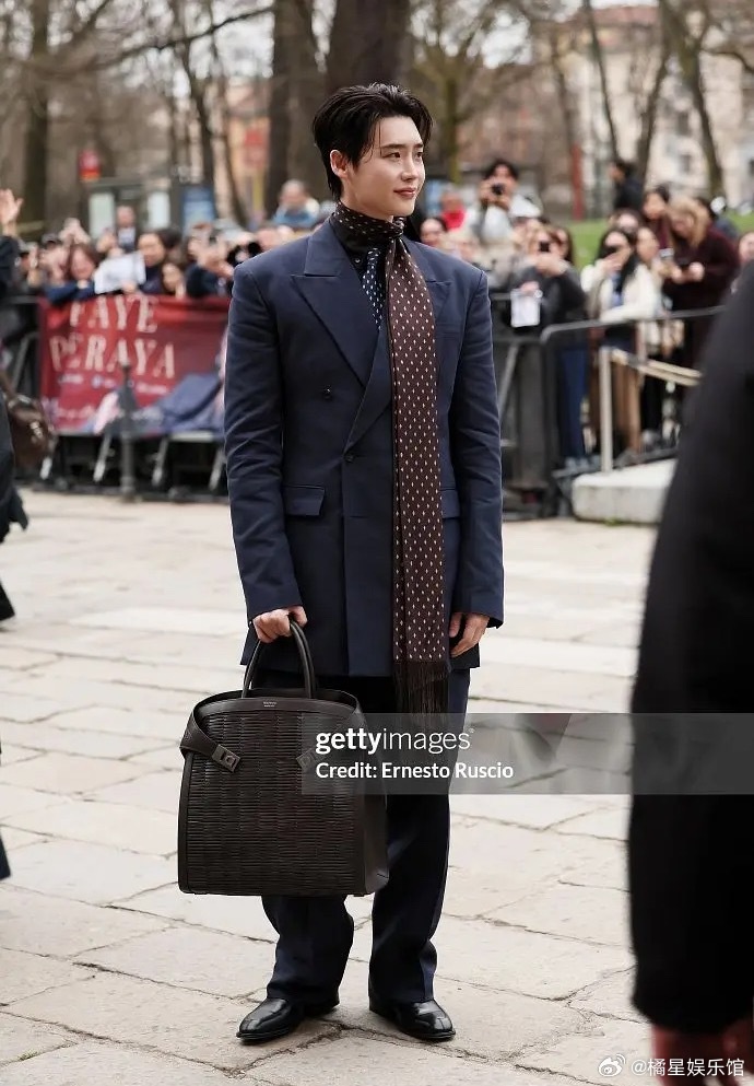 李钟硕你怎么这样了，比大姨还大姨