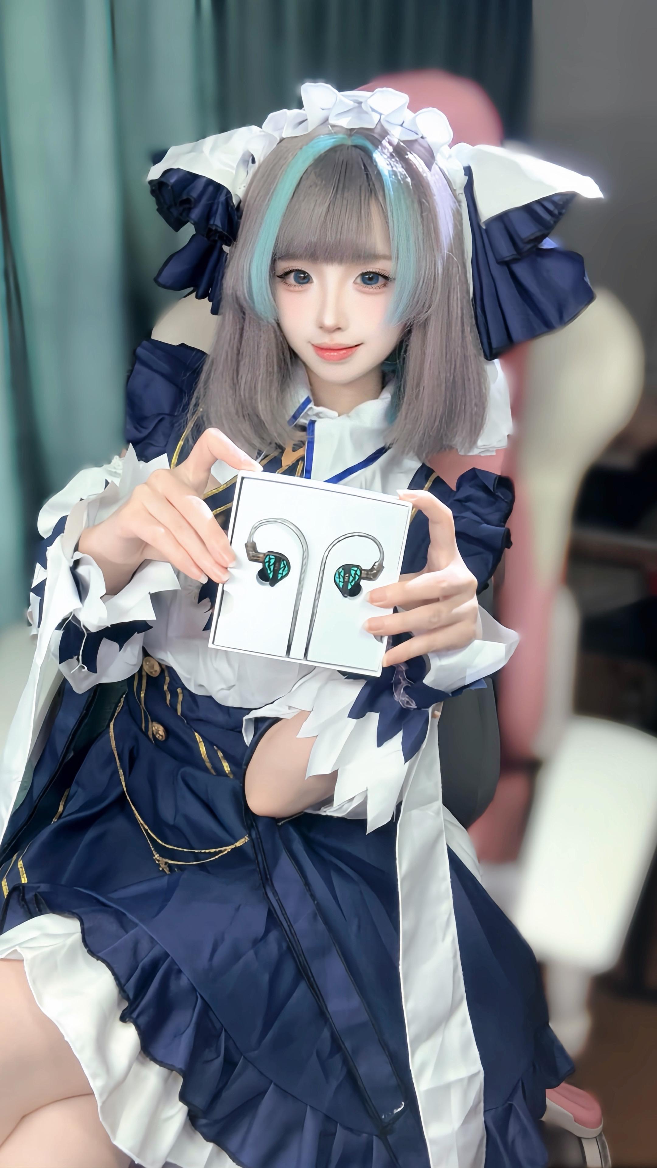 亲手给你带上。