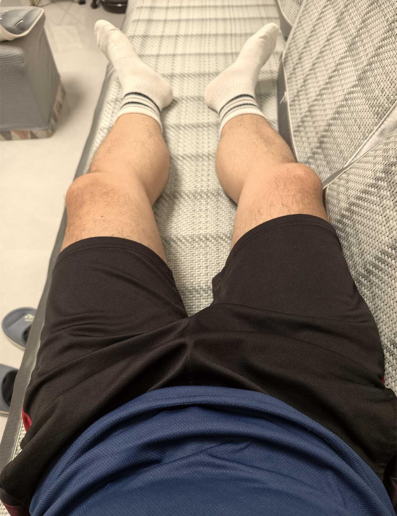 听说腿粗不长个~
是吗？腿型 练腿 来呀练腿呀 我的小短腿儿 [呃R][呃R][