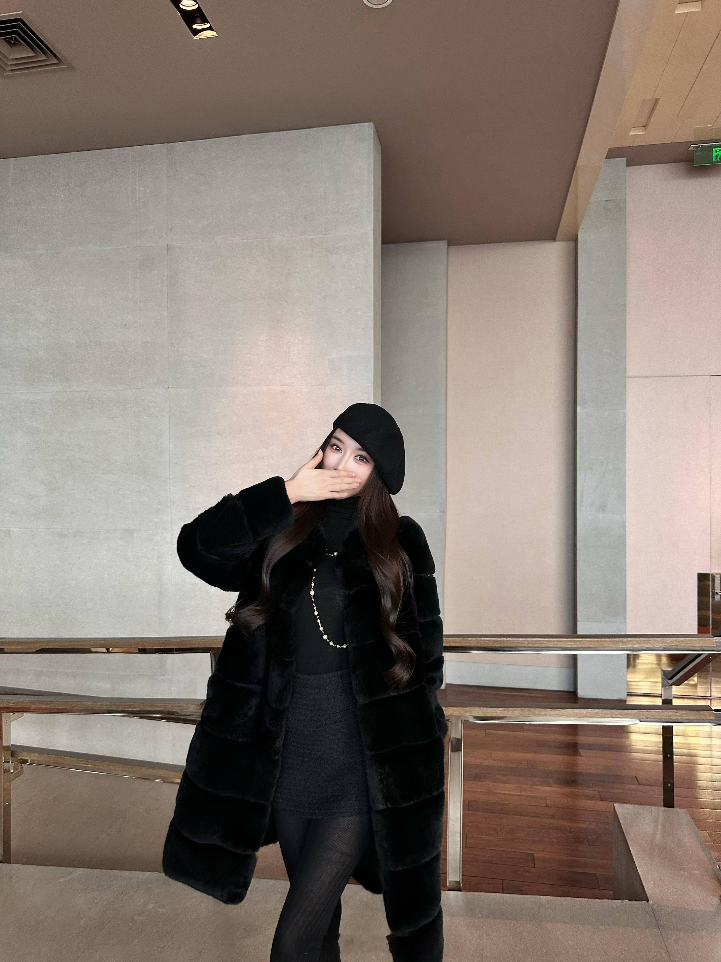 sx善喜 10/31 20:00 兔毛外套 保暖绝了 这件也是自留的 实物比图片