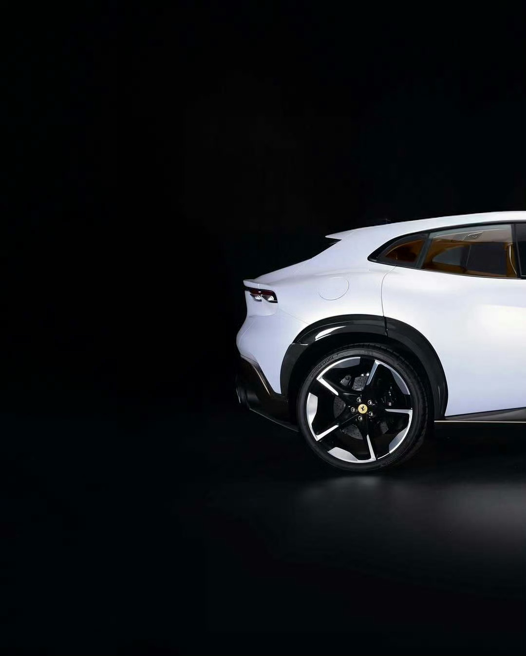 法拉利 Purosangue 