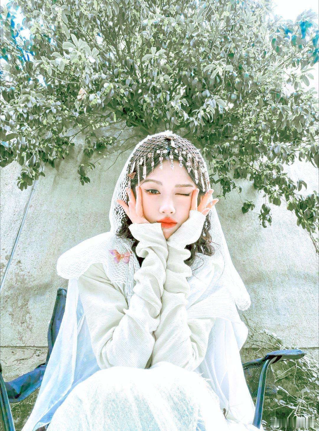 鞠婧祎阿黛jjy鞠婧祎来战jjy“海浪是大海献给黄昏的温柔，遇见你是世界献给我的