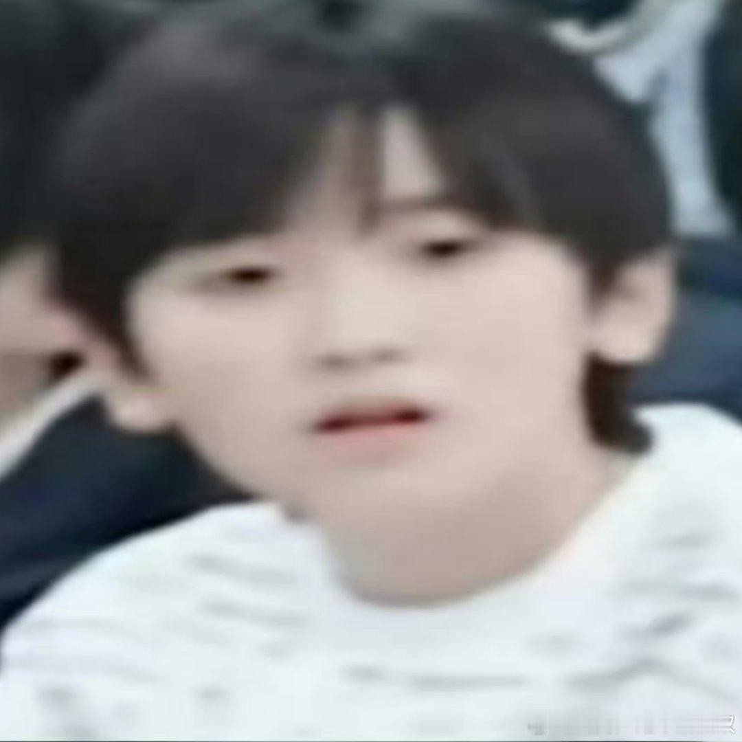 左奇函[超话]所有人 来揉他 ​​​