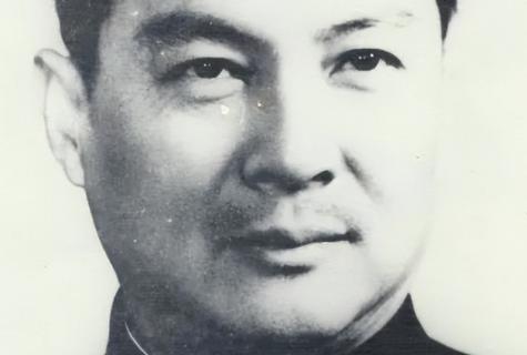 他戴着手铐走完二万五千里长征，开国前夕毛主席却"质问"他：为何不来看我？
 
他