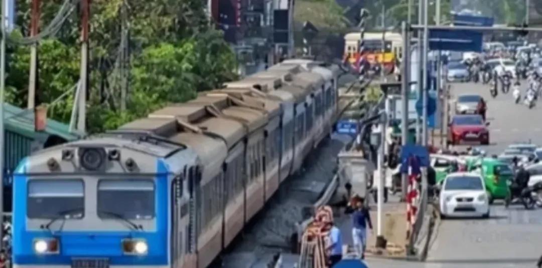 越南这次是真的服软了，直接表示不要中国的技术了，只要中国能来修就行。
 
越南大