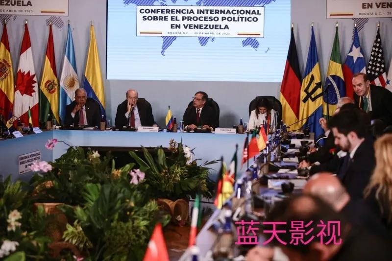 美国在委内瑞拉问题上强硬，利益驱动是关键。委内瑞拉石油储量全球第一，运输到美国成