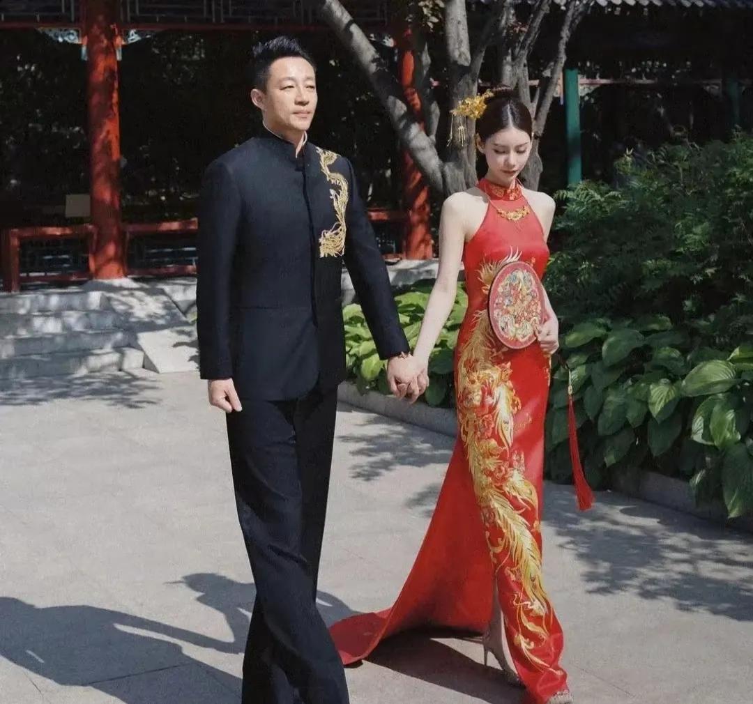 汪小菲也就是发了一条动态，结果引起了舆论漩涡
汪小菲这次终于又结婚了，可是结婚之