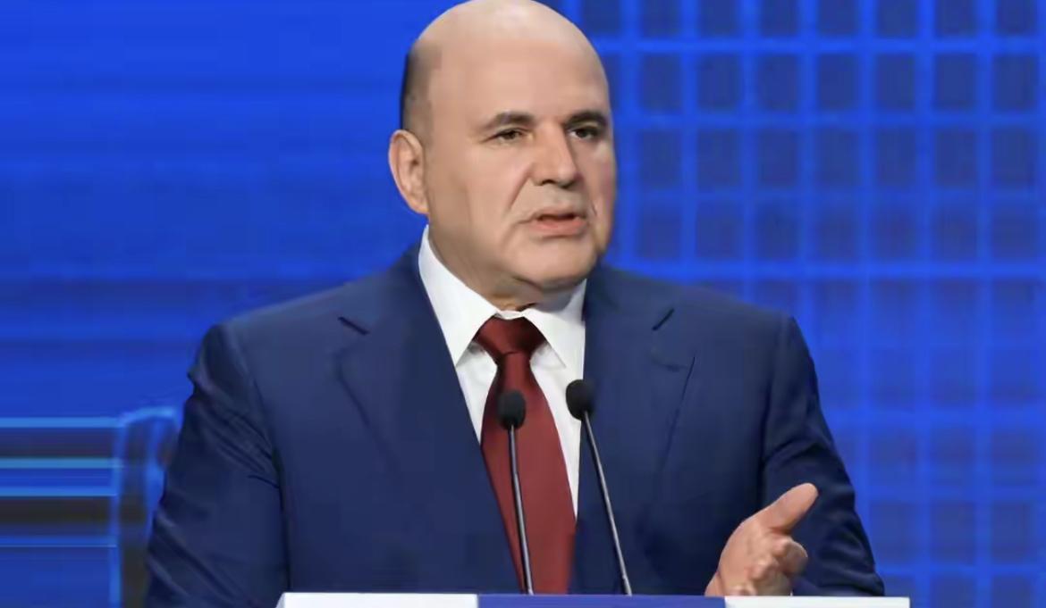 普京在联邦安全会议上那个高兴劲儿，藏都藏不住。米舒斯京刚从中国回来，就带着满满成