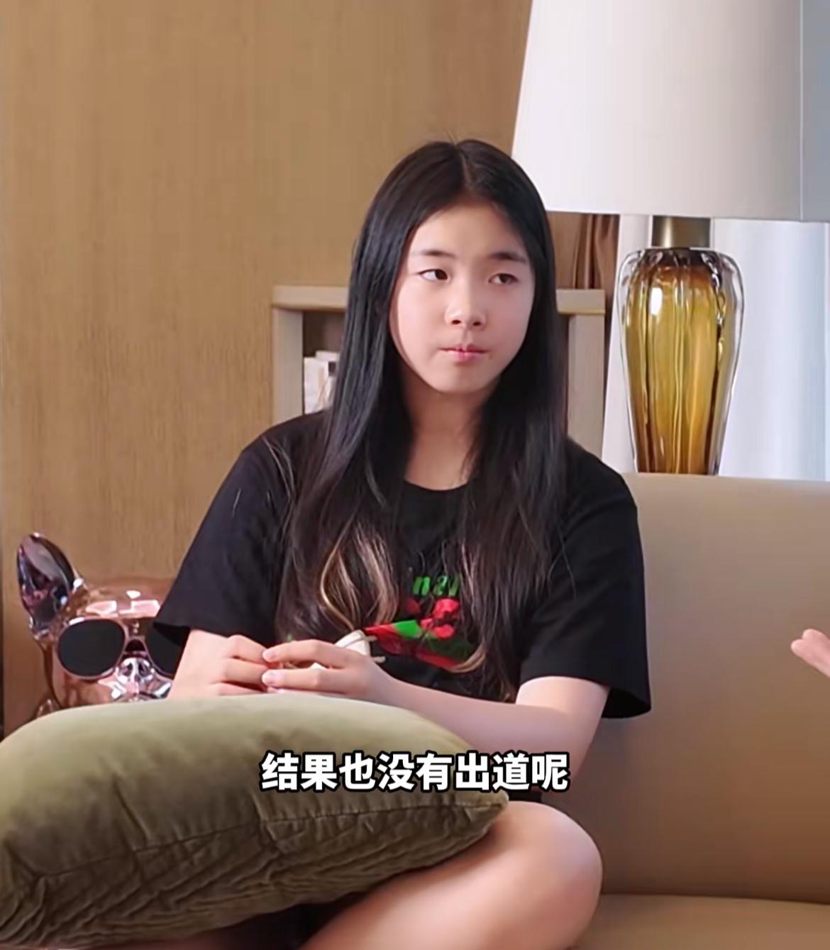这黄奕可太聪明了，玩了好一手“借刀杀人”。

先跟女儿说当训练生有多苦，韩庚跳到