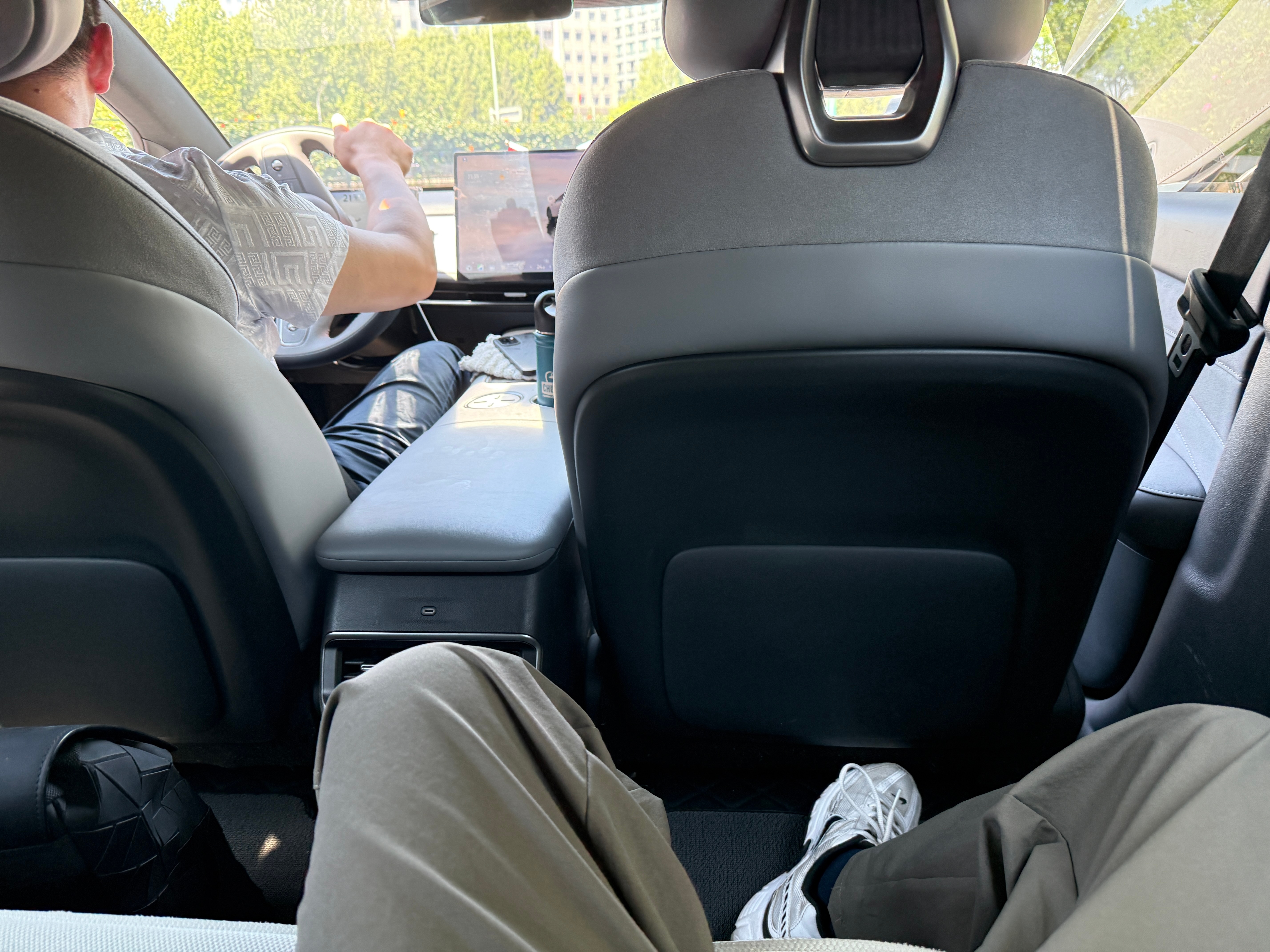 东风日产N7 今天在北京打到一辆N7，这后排大沙发真舒服啊大v聊车 