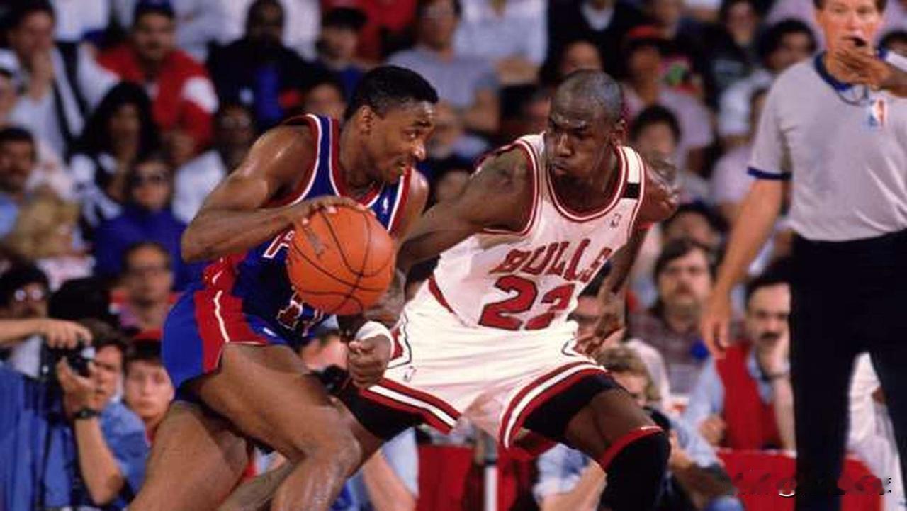 前NBA球员伊赛亚-托马斯在一档节目中谈到了如今NBA的媒体报道环境，他说：“不