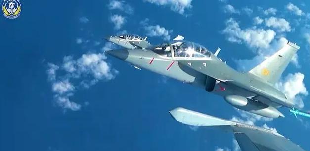 航母开过来，那就一起算账！7月30日，南部战区组织海空兵力在黄岩岛领海领空及周边