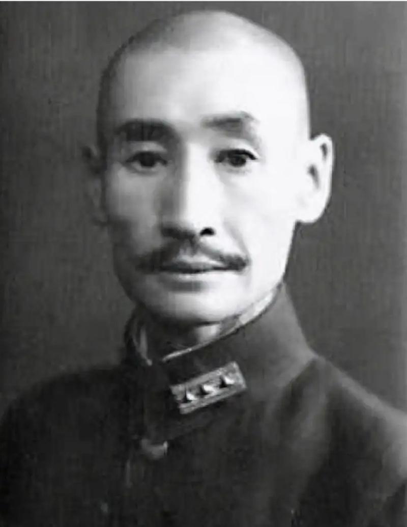 1932年，马占山宣布向日本投降，顿时国内上下骂声一片，然而在受降仪式上，马占山
