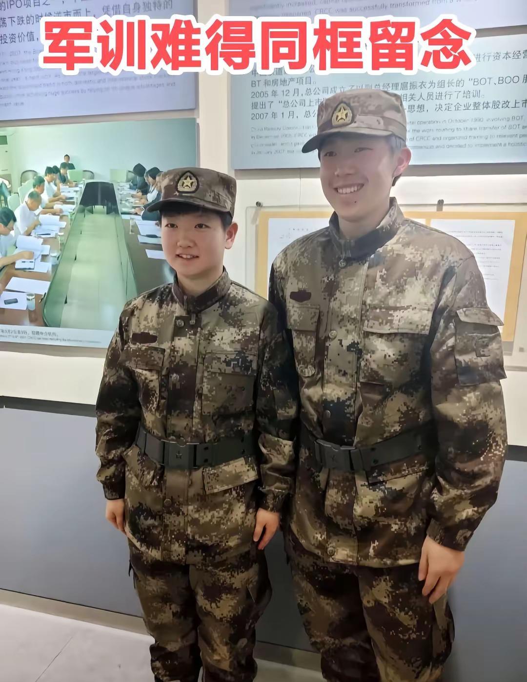 迷彩少年，那时的他们还带着稚气。国乒军训珍贵老照片，一身迷彩格外清爽。褪去赛场上