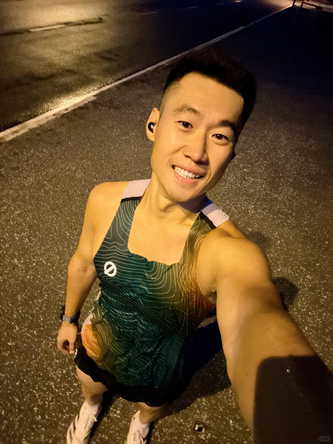 成都第1天：晨跑15公里，健身30分钟。