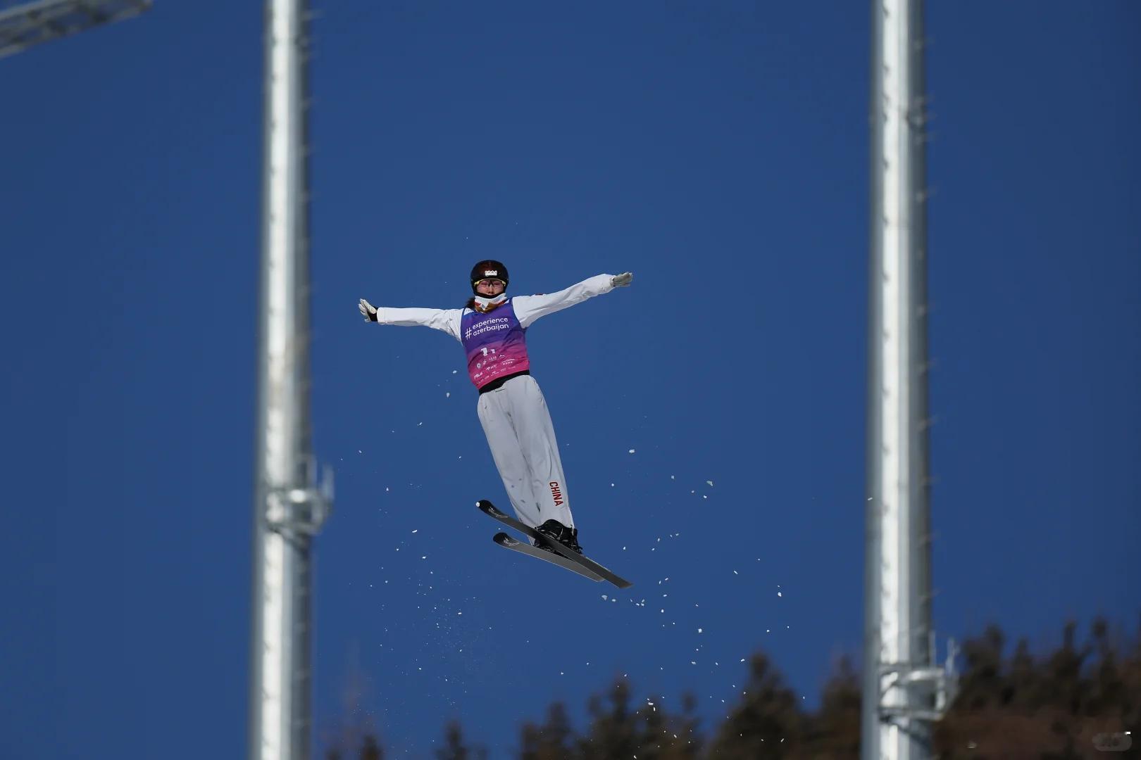 空中技巧一直是我觉得最吓人的运动...尤其是落地那一瞬间，感觉对膝盖的冲击力好大