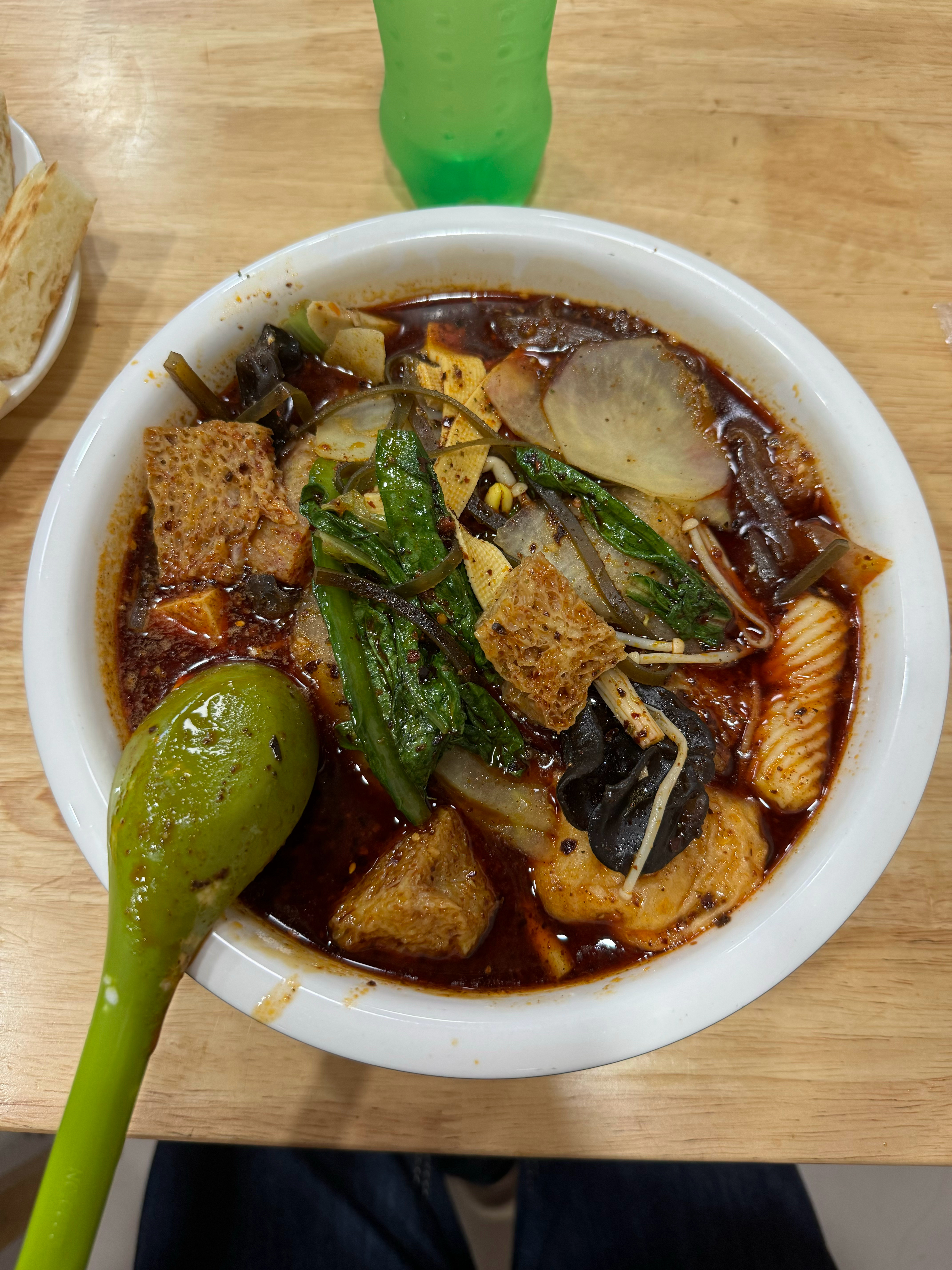 #高小美[超话]#  为什么会有这么特别的麻辣烫味道！新乡麻辣烫是我吃过的最意想