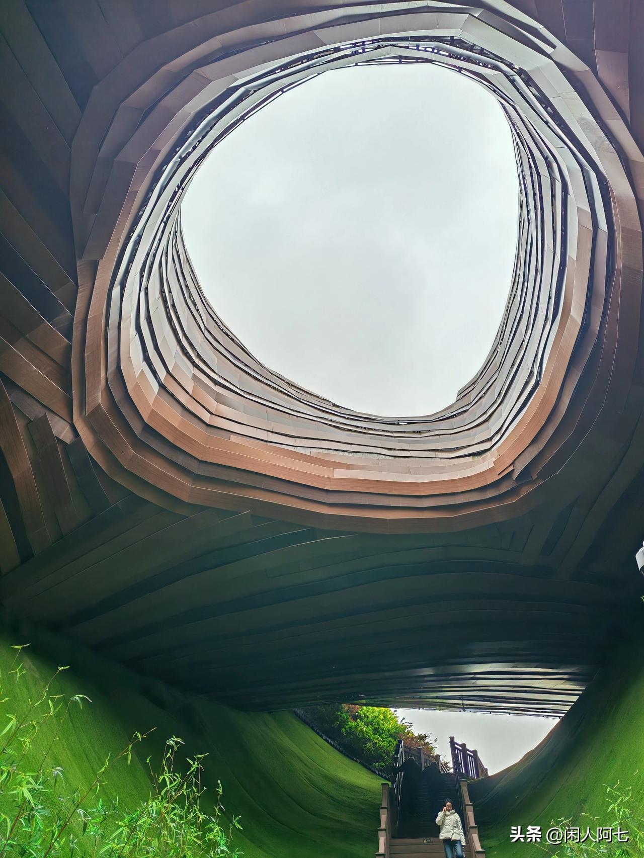 知道这是哪里吗？[大金牙]
去常州天目湖游山玩水喝鱼头汤，结束回家的时候路过溧阳