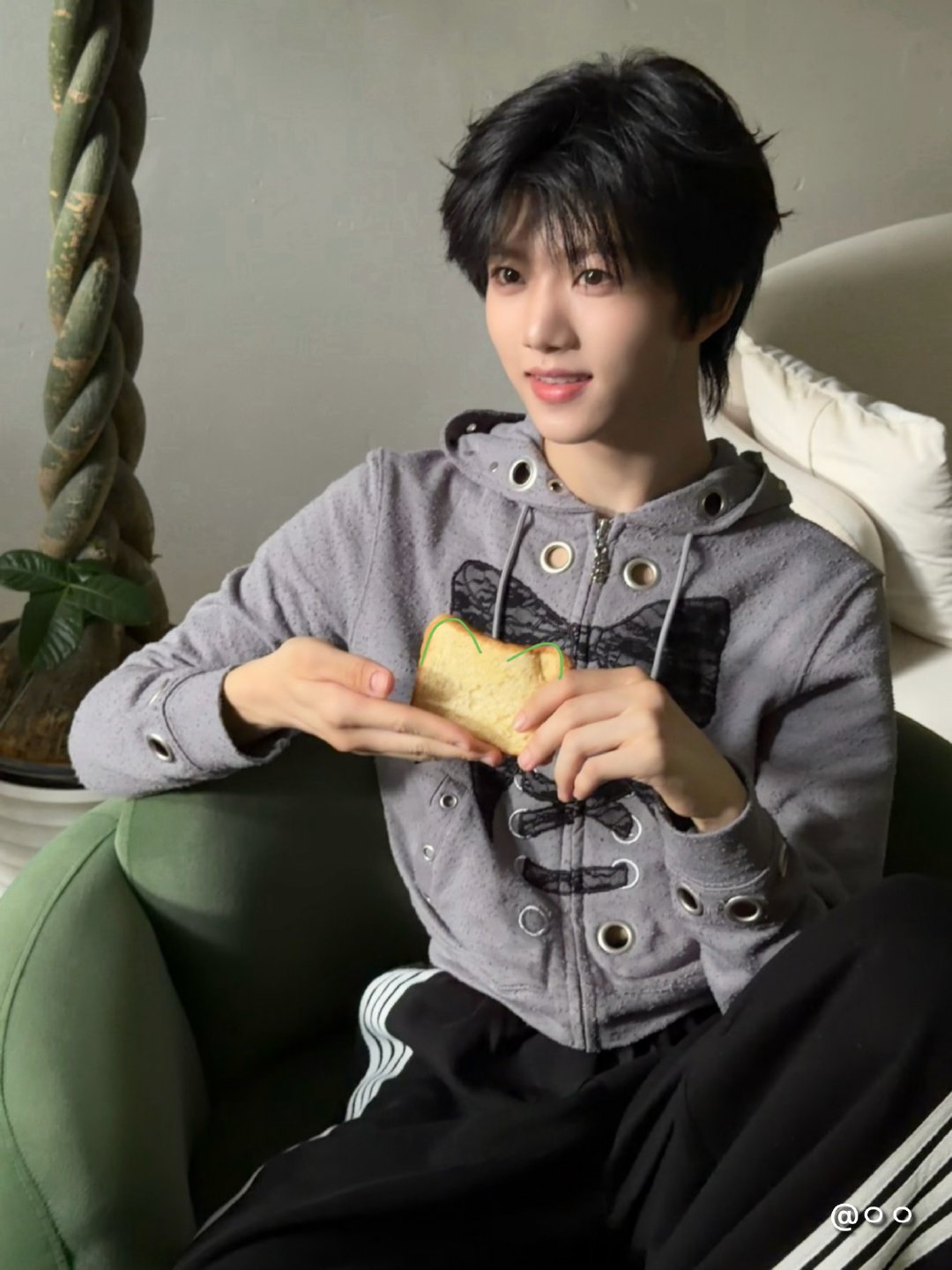 这个角度的面包好像小猫啊 