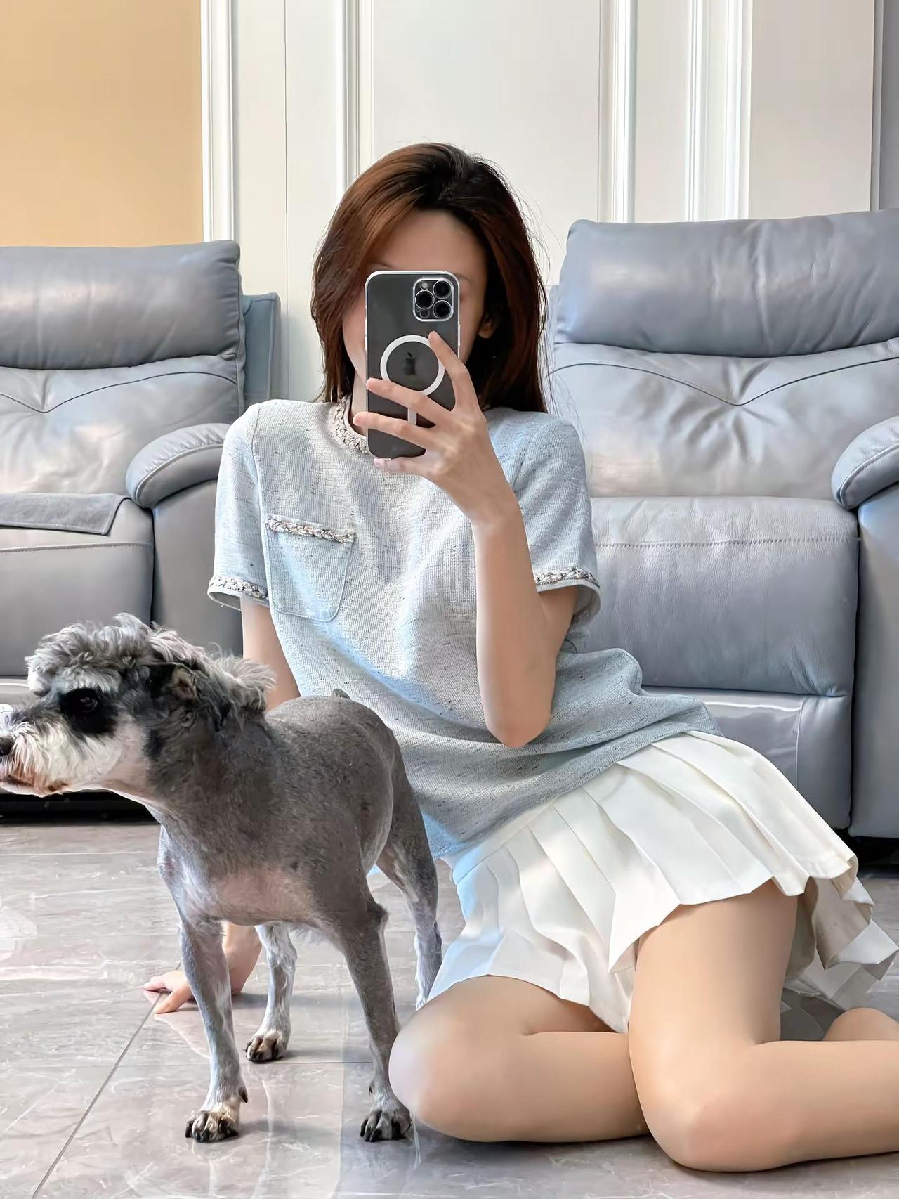 天空是绵绵的糖。百褶裙少女 女大穿搭日常 青春女大穿搭 夏天的味道