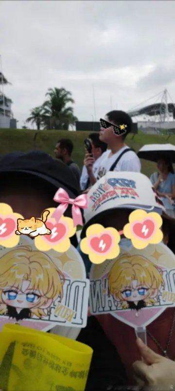蔡徐坤蔡徐坤马来西亚音乐节耶✌🏻随手拍