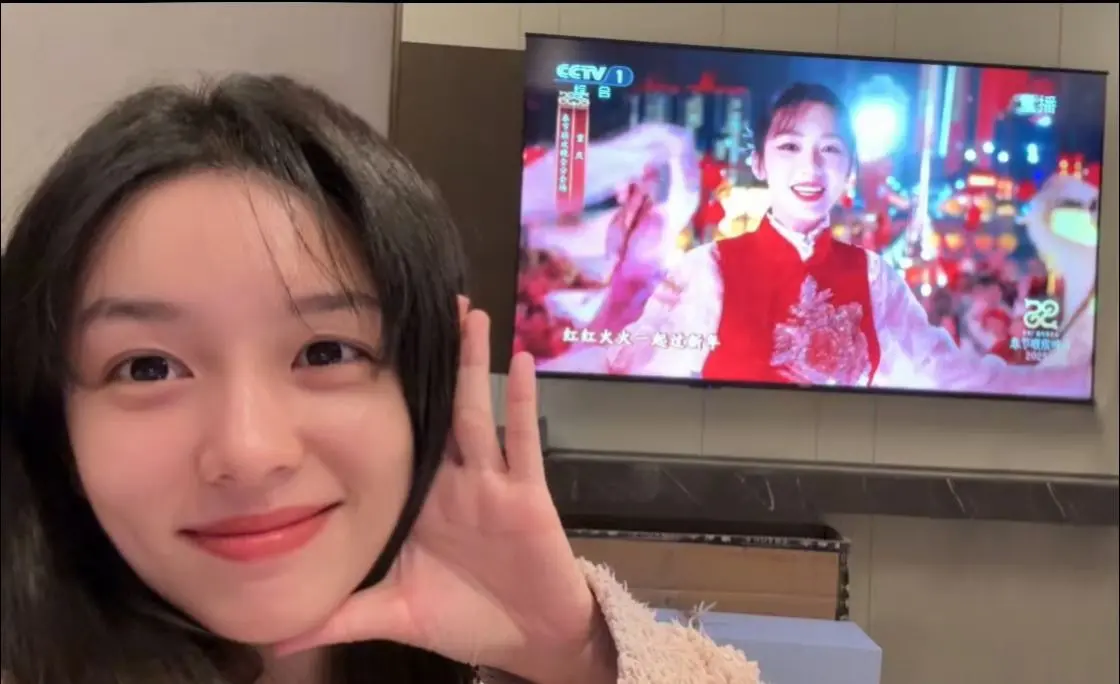 报告，是也也在看福娃娃