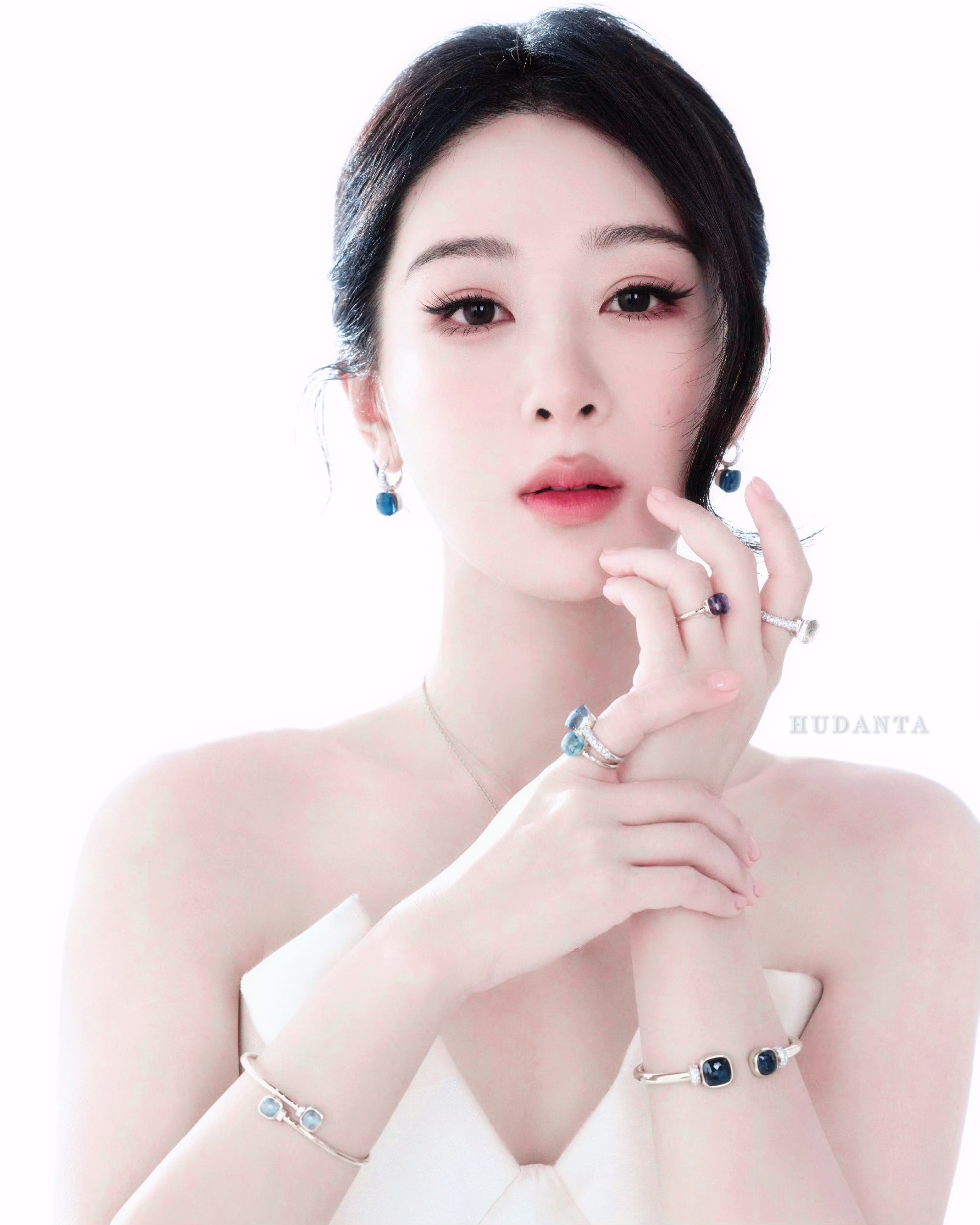 杨紫 yz宝曼兰朵全球品牌代言人杨紫 着迷于你眼睛，银河有迹可循，穿过时间的缝隙
