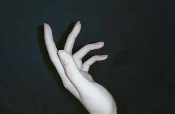 #上联：老头头头是道，急寻下联！#
上联：老头头头是道
下联：小姐姐姐咁手