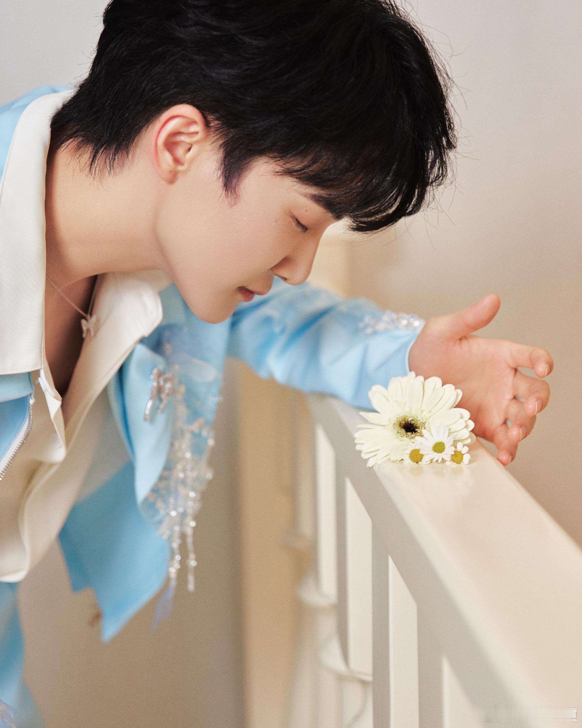 周深香港vlog周深香港跨年演唱会vlog 看了周深香港跨年演唱会的vlog，真