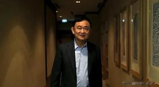 针对泰国前总理他信以退出泰国政坛为代价，希望泰国政府洗清他的政治履历并免除一切责
