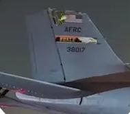 这次一架美军飞机坠毁和另一架飞机尾部受损，绝对不是伊朗和民兵组织打的，也不可能是