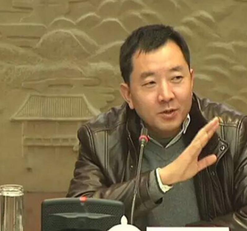 2015年，巴东县原县长刘冰在入狱前一天，陈行甲问他：“为什么这么恨我？”刘冰咬