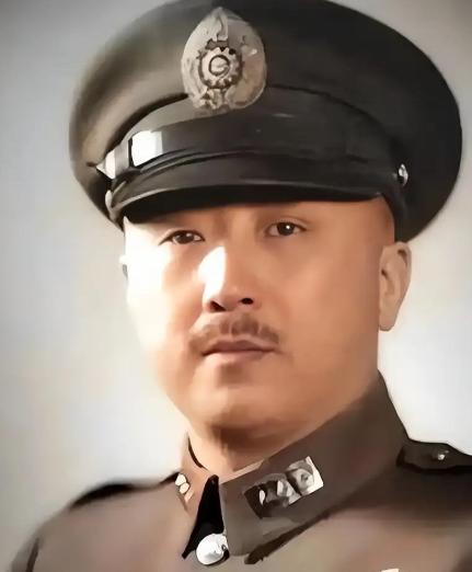 蒋介石败逃后，卫立煌为保85岁家母求助朱德，朱德深感棘手，转而请教毛主席。毛泽东